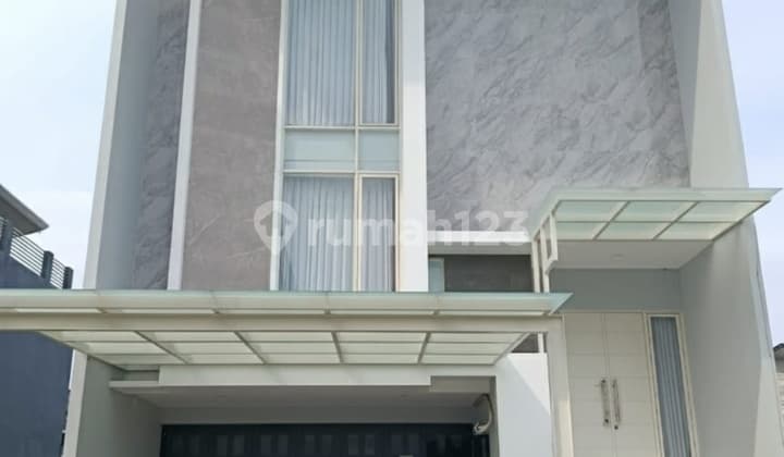 Dijual Rumah Modern Minimalis Elegan Grand Island, Pakuwon City (3 Lantai)