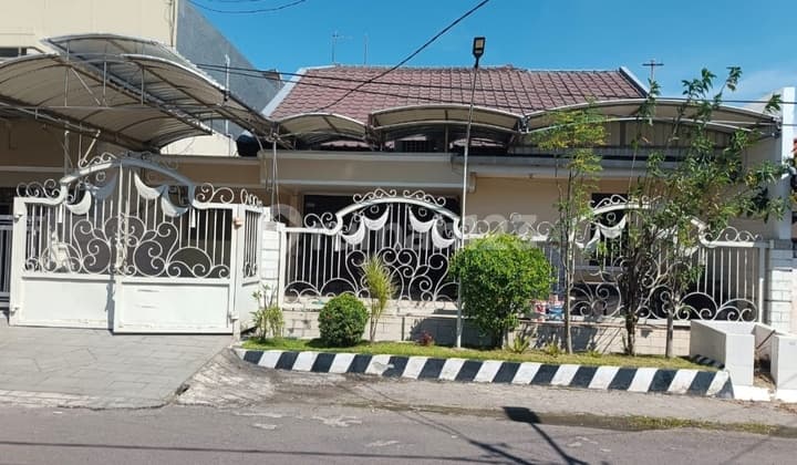 Dijual Rumah Manyar (Besar Elegan dan Luas) Full Furnished