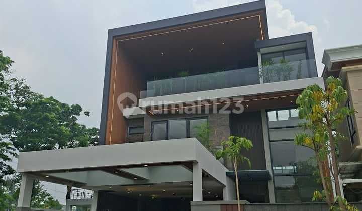 Rumah 3 Lantai Semi Furnish Ada Lift Sangat Bagus Sirkulasi Baik
