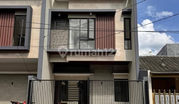 Rumah 2 Lantai Klampis Surabaya Timur Dekat Galaxy Mall Its Unair