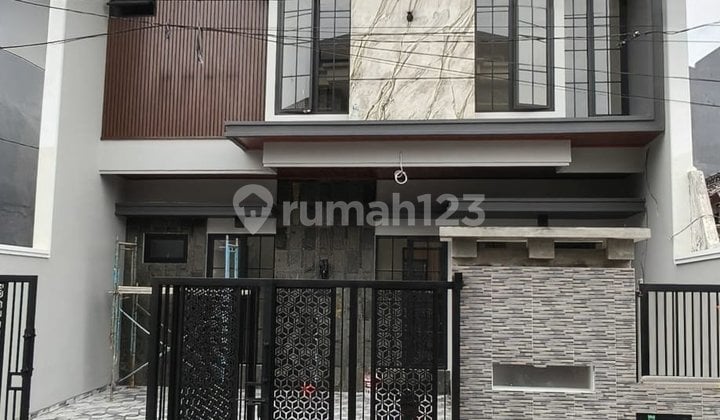 Rumah 2 Lantai Belakang Galaxy Mall 4 Kamar Tidur
