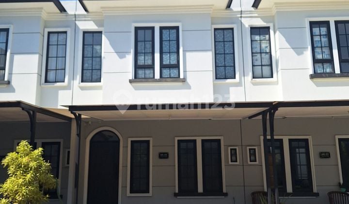 Rumah 2 Lantai Dekat Kampus Ciputra Gwalk Citraland Surabaya