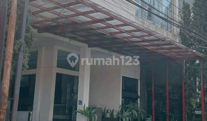 Hotel Lux Harga Bawah Pasaran Deket Stasiun di Cicendo