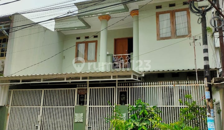 Dijual Rumah di Alam Sutra. Siap Huni, Tangerang Selatan