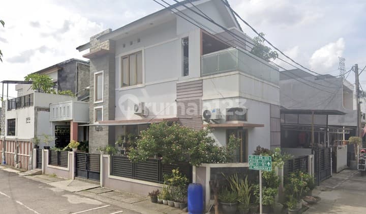 Rumah Hoek 2 Lantai Luas Tanah 273 di Villa Rizki Ilhami, Karawaci, Tangerang
