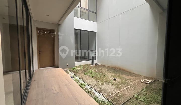 Dijual Rumah Mewah 3 Lantai With Rooftop di Kazumi The Zora BSD City