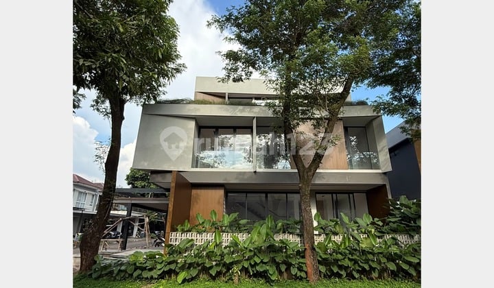 Rumah 3 Lantai +Utility LT 4 di Foresta BSD, Tangerang Selatan