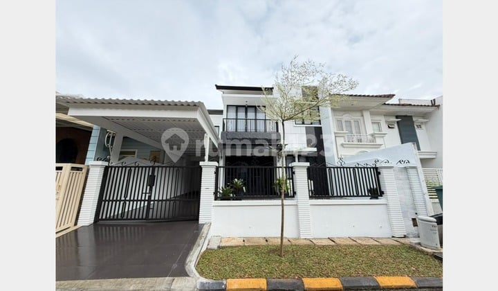 Dijurumah Full Furnished Siap Huni dengan Row Jalan Besar di Puspita Loka BSD City