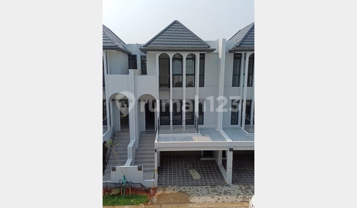 Rumah 3 Lantai di Greenwich Park, Cluster Aether BSD City