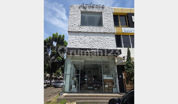 3-Story Hook Ruko in Alam Sutera, South Tangerang