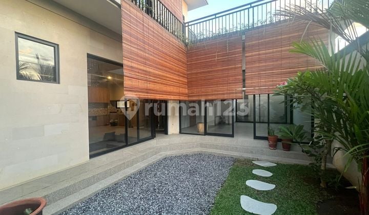 Rumah Semi Villa di Mahendradata Dekat ke Seminyak dan Kerobokan