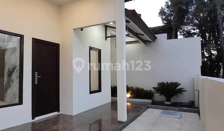 Rumah Bulu Siliwangi Dekat Tugu Muda Semarang Kota