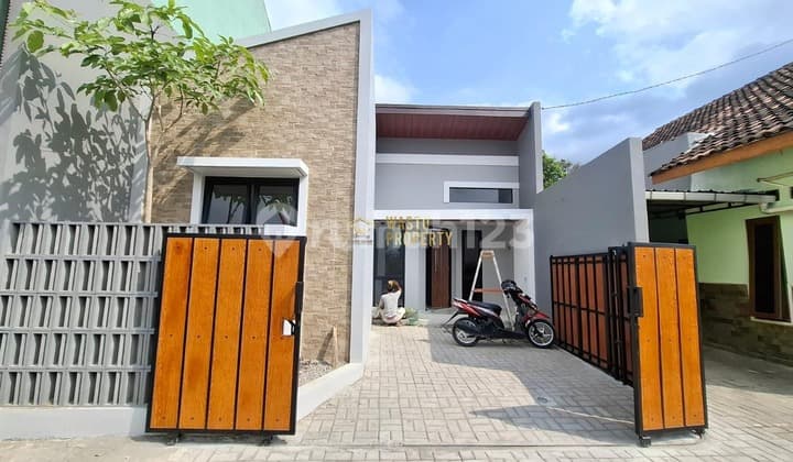 Turun Harga! Rumah Baru Siap Huni Dekat Jalan Kabupaten