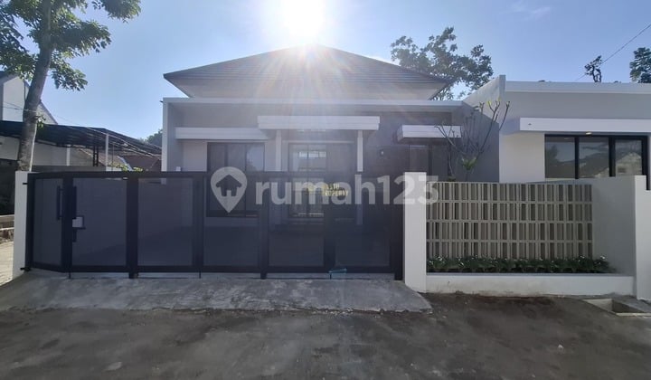 Rumah Siap Huni Desain Limasan Modern Dekat Pasar Jangkang Sleman