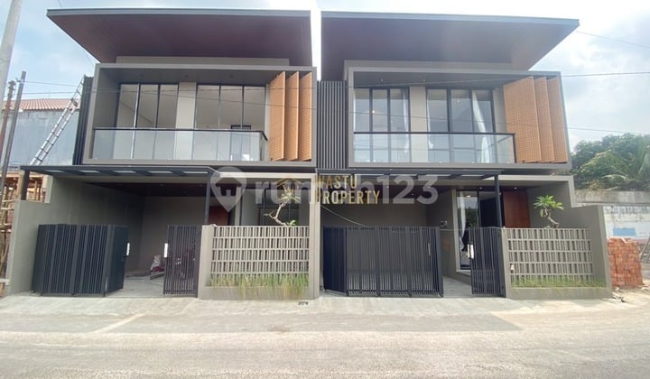 Rumah 2 Lantai, Full Furnished, 7 Menit Dari Tugu Jogja