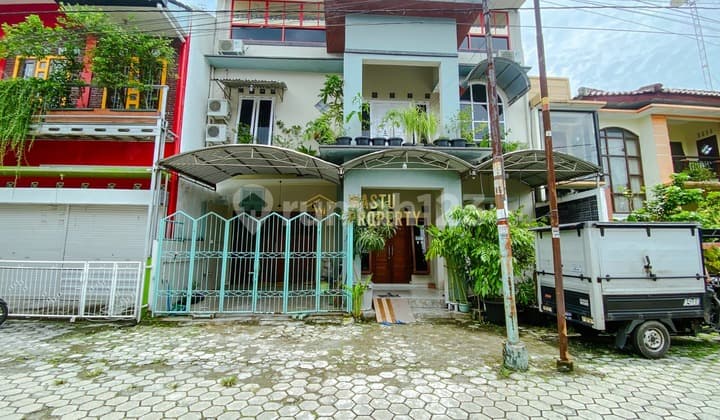 DIJUAL RUMAH SECOND 3 LANTAI SHM DI REJOWINANGUN KOTAGEDE JOGJA