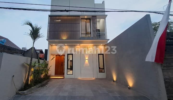 Dijual Rumah 2 Lantai Siap Huni Cantik Dekat Jogja Bay di Wedomartani Ngemplak Sleman