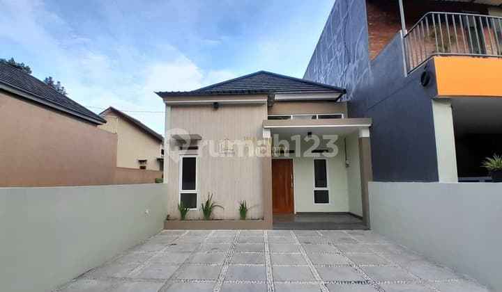 DIJUAL RUMAH CANTIK 700 JUTAAN SHM DEKAT KAMPUS UII DI SARDONOHARJO NGAGLIK SLEMAN