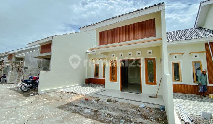 RUMAH BARU DALAM CLUSTER, DEKAT DARI BANDARA ADI SUTJIPTO