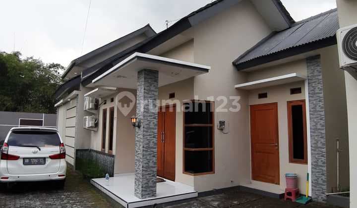 Rumah Fully Furnish, Area Jakal 3 Menit Dari Pasar Gentan