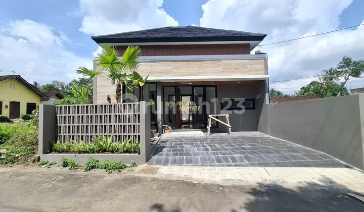 Rumah Murah, Siap Huni, Carpot bisa 2 Mobil Dekat Rsud Sleman di Caturharjo