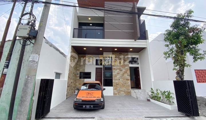 Rumah Modern 2 Lantai Lokasi Premium Condongcatur Dekat Ugm