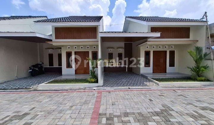 Modern Cluster House Near Candi Sambisari & Adisutjipto Airport