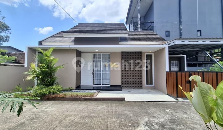 Rumah Siap Huni, Dekat Jalan Raya Kadisoka di Purwomartani