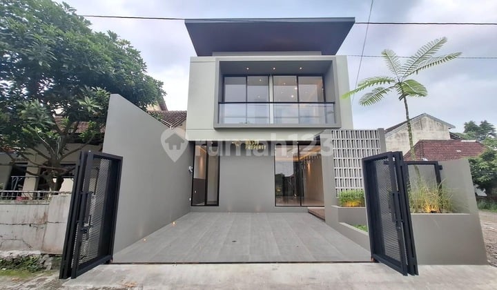 Rumah Baru Siap Huni 2 Lantai Full Furnished di Jakal