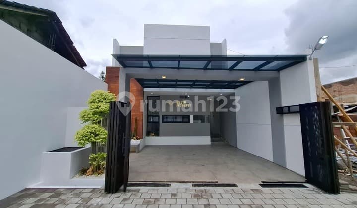 Rumah Mewah Siap Huni Free Furnished di Ngaglik