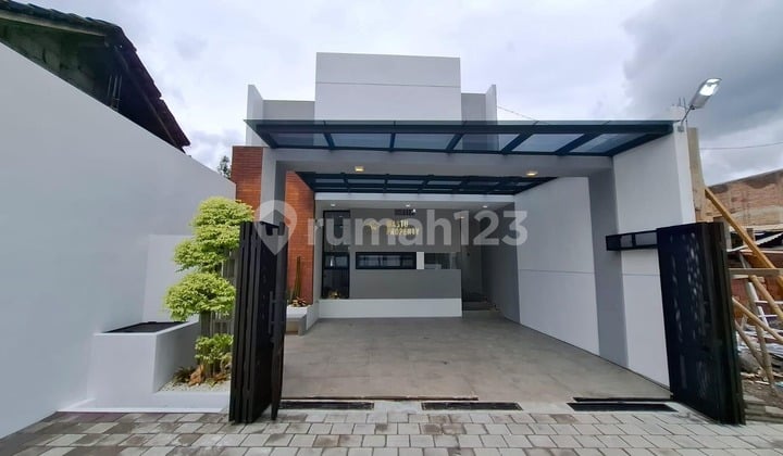 Rumah Mewah Siap Huni Free Furnished di Ngaglik