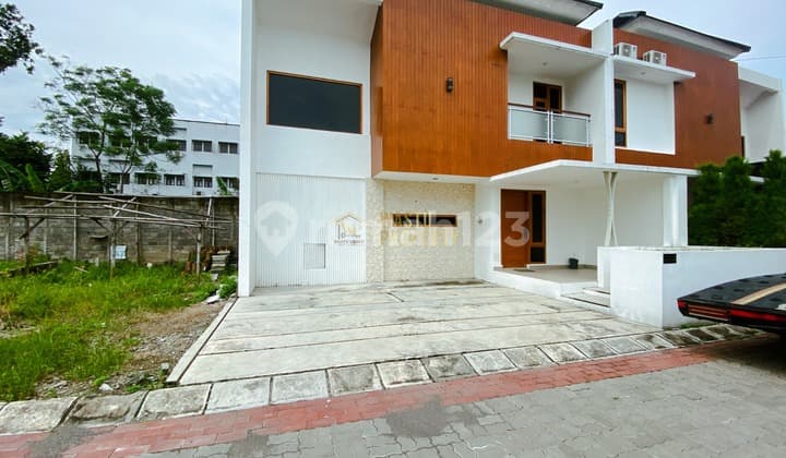 RUMAH 2 LANTAI MURAH DI JL. RAYA TAJEM