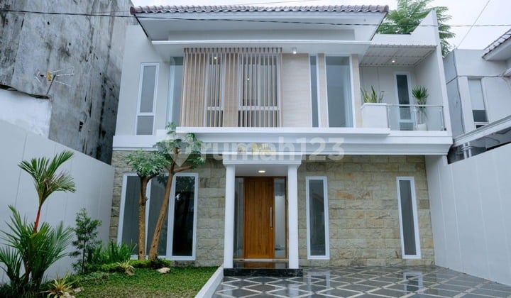 Luxurious 2-Storey House Ready to Occupy, 5 Minutes from Sleman City Hall