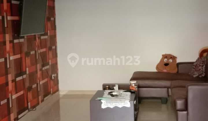 Rental House in a Comfortable and Greenery Environment in Mekar Wangi