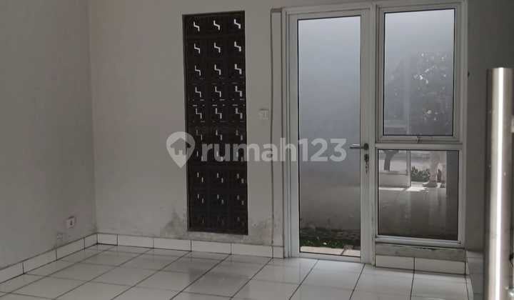 Disewakan Rumah di Cluster Dayana Summarecon