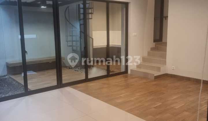 Disewakan Rumah Type Freya di Cluster Flora Summarecon