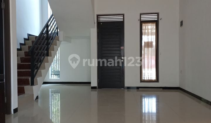 Disewakan / Dijual Rumah Siap Huni di Grand Sharon Soeta