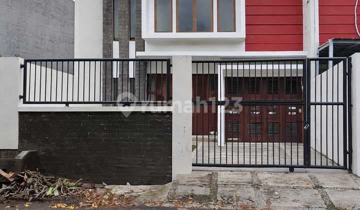 Rumah Bangunan Baru Dijual Cepat dan Murah di Komplek Billymoon Jakarta Timur