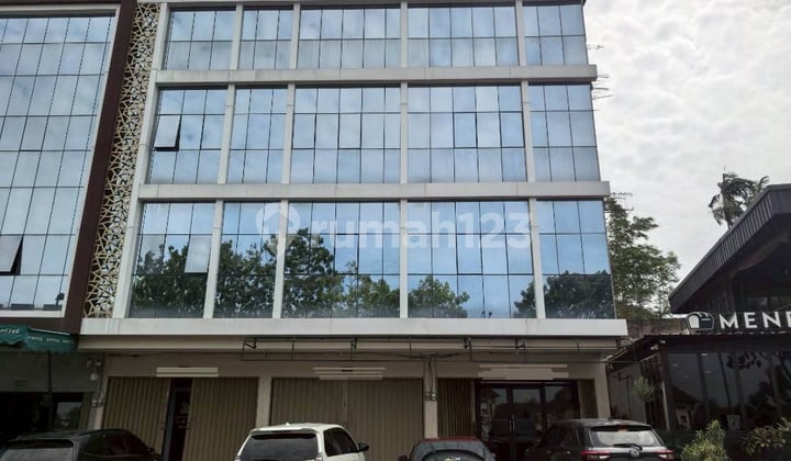 Ruko Gandeng Hadap Jalan Besar Cocok untuk Usaha