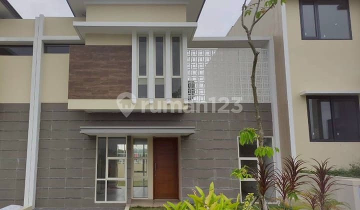 Rumah, 2 Lantai, Dekat Universitas The Home Southlink