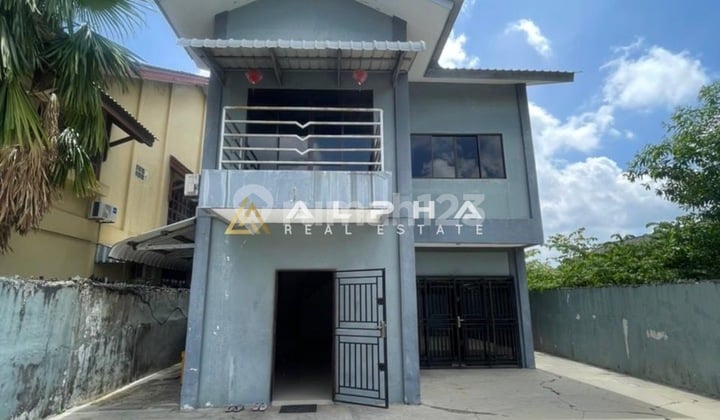 Rumah, 2 Lantai, Dekat Pusat Perbelanjaan, di Batam Centre,