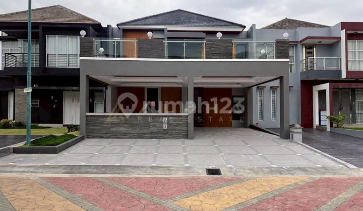 Rumah Besar Cantik Full Interior di Batam Centre