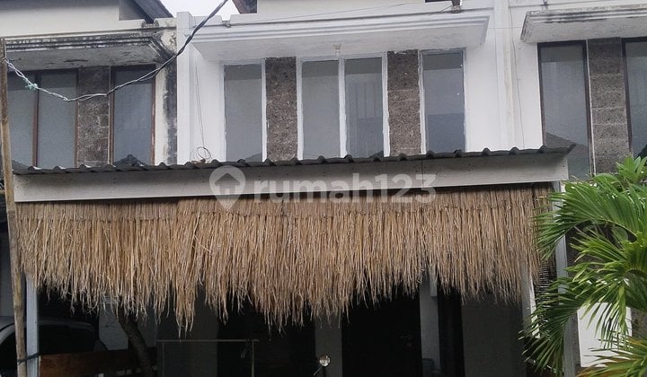 Rumah, di Kuta Selatan,