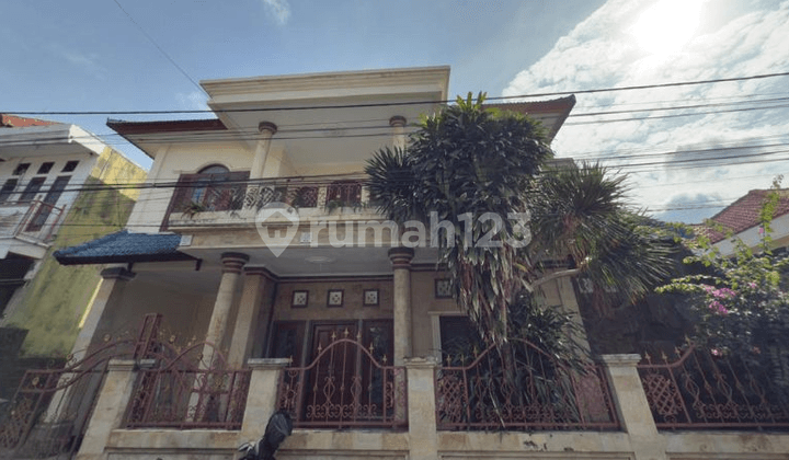 Rumah Cantik 2 Lantai Raya Pemogan Denpasar