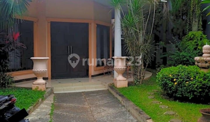 Rumah Luas Asri & Nyaman Lokasi Sangat Strategis di Anggrek Loka BSD