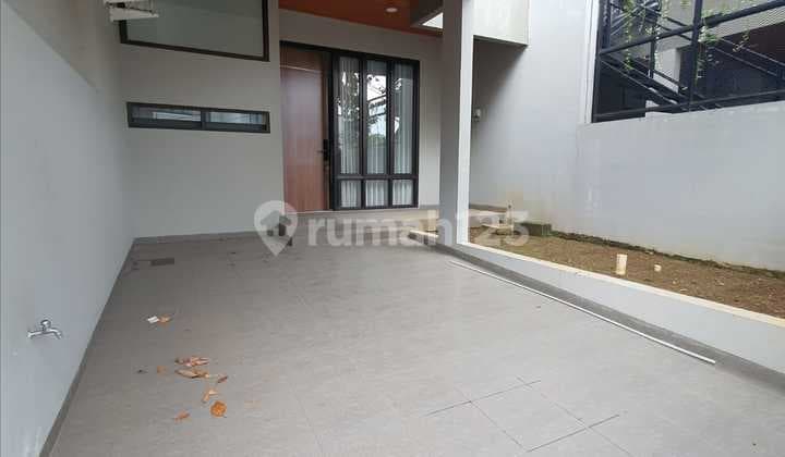Disewakan Rumah 2Lt Siap Huni Semi Furnished Strategis Bebas Banjir di Villa Melati Mas