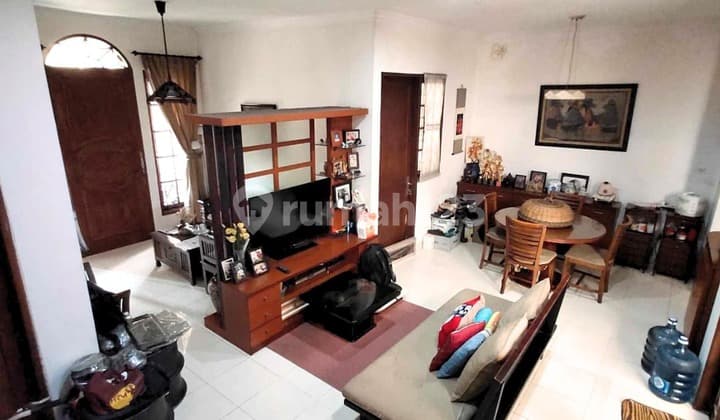 Rumah Siap Huni Lokasi Bagus dan Sangat Strategis di Versailles BSD City - Tangsel