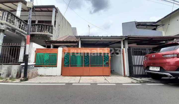 Dijual Rumah Bagus di Pondok Kelapa Jakarta Timur, dengan Lingkungan Asri, Aman, Nyaman, SHM, Jalan Lebar 2 Mobil, 3 Akses Tol Akses Tol dan Bebas Banjir