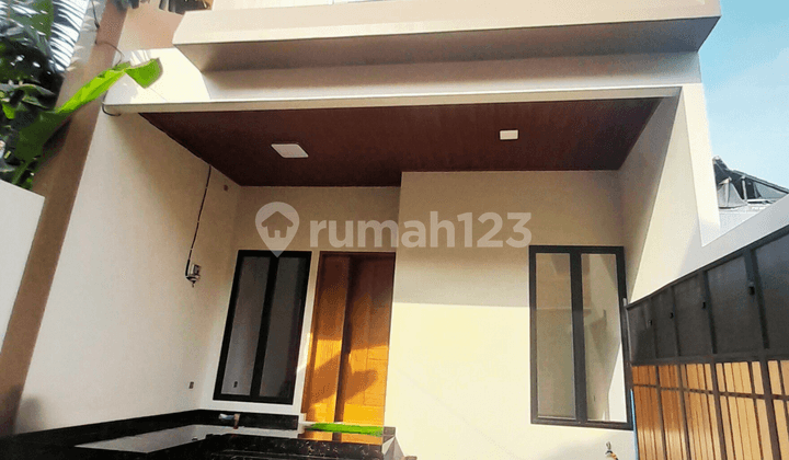 Hunian Tenang di Pondok Kelapa - Rumah 2 Lantai, SHM, Siap Huni, Dekat 3 Akses Tol, Bebas Banjir!