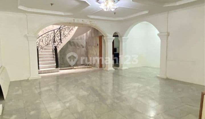 Rumah Mewah 2 Lantai Tebet Timur Dalam - 550 M² | SHM | 100% Bebas Banjir | 1 KM Tol & KRL | Lingkungan Elite